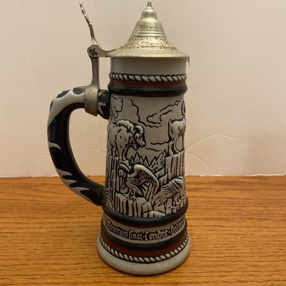 Vintage 1976 AVON Beer Stein Alaskan Wildlife Animals 299497 Blue Ceramic Brazil